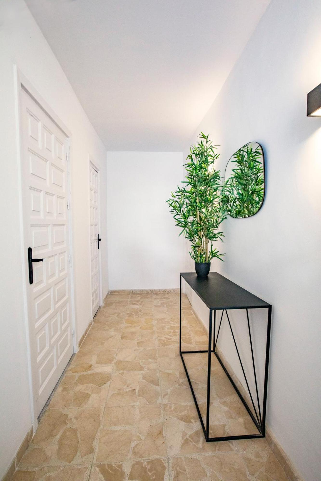 Casa Blanca Apartment *